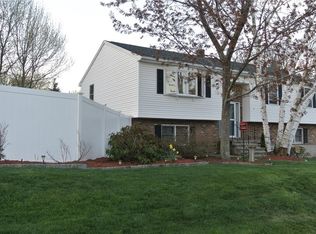 8 Hidden Pond Rd, Waterbury, CT 06704