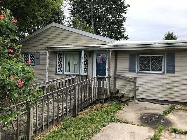 1st image of 207 McLean St
