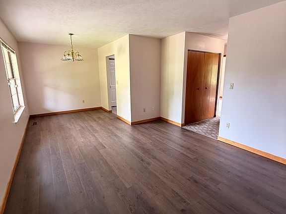5th image of 195 Lakeshore Rd #1