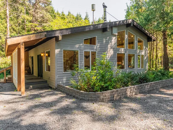 15 Oceana St, Depoe Bay, OR 97341