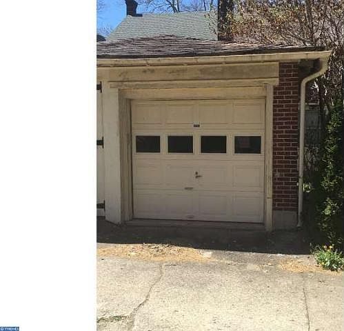 2nd image of 1725 Olive St