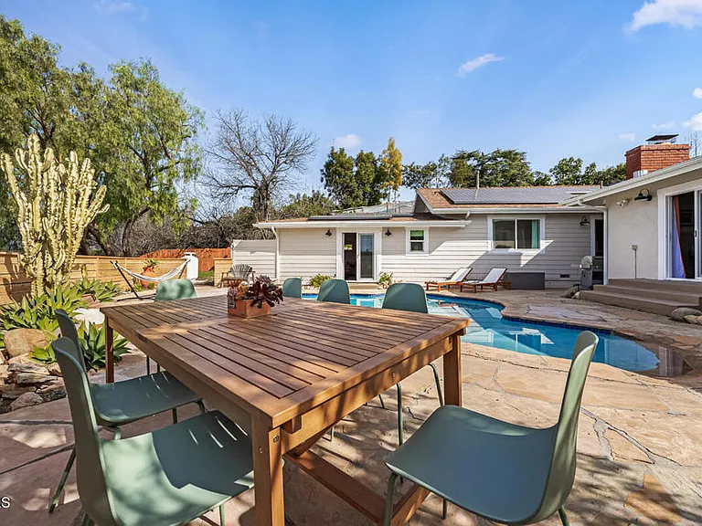 107 Alto Dr — Photo 5