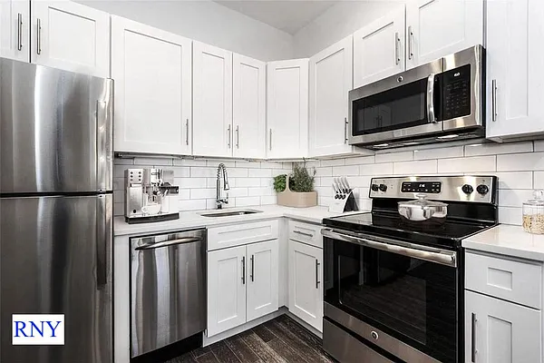 Rented by REAL New York | media 16