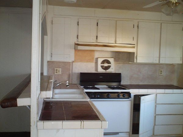 1st image of 1841 Artesia Dr