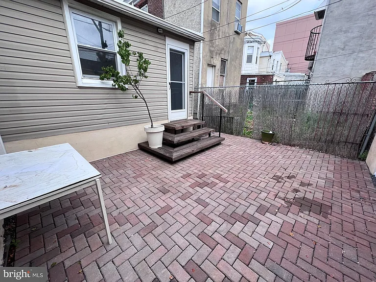 2109 N Howard St #1 — Photo 20