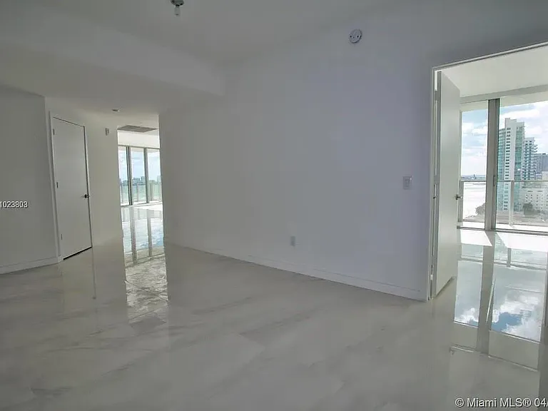 2900 NE 7th Ave #1407 — Photo 6
