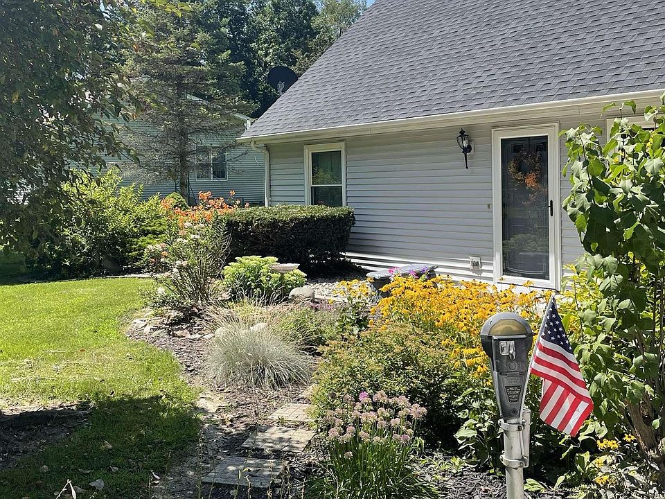 1st image of 8598 E Circle Dr