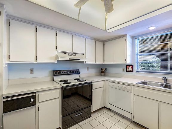 3rd image of 75 Saint Andrews Blvd #C-303