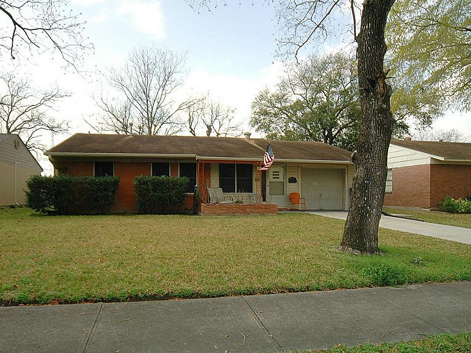 1st image of 1106 Woodlock Dr