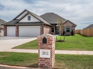 2012 W Flintlock Way, Mustang, OK 73064