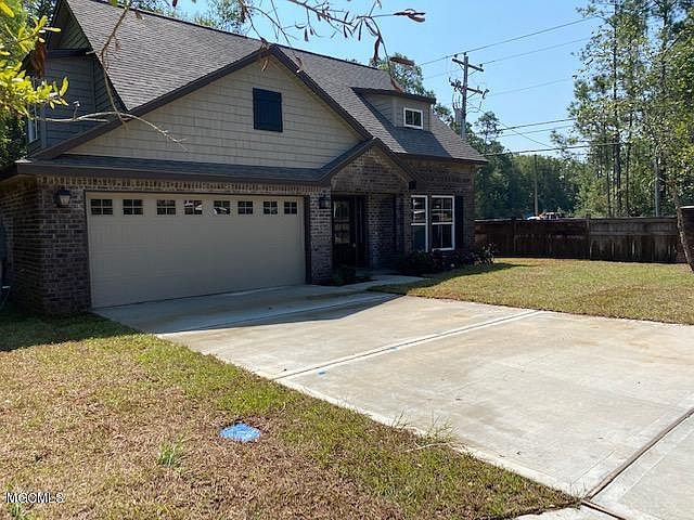 1st image of 10414 Roundhill Dr