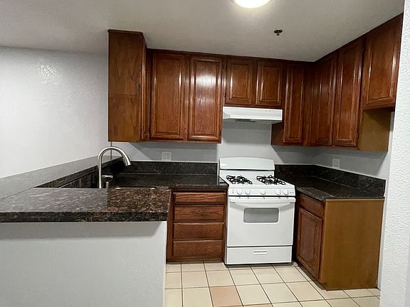 2nd image of 2943 Macarthur Blvd #T302