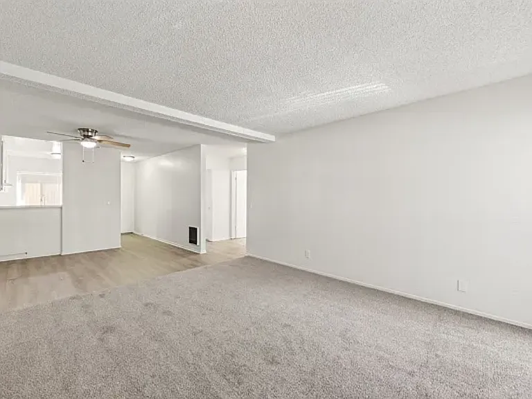 5252 Bishop St #8 — Photo 8