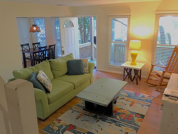 5th image of 4532 Lauderdale Ave