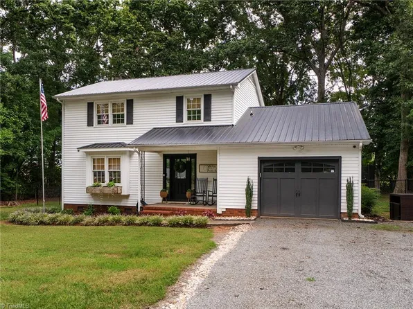 3034 Glenwood Dr, Graham, NC 27253