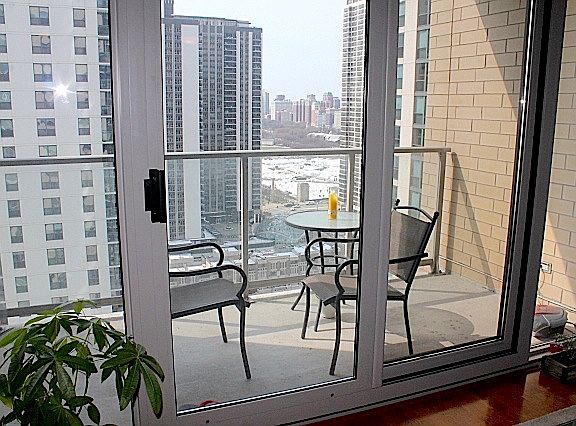 4th image of 421 E Waterside Dr #20