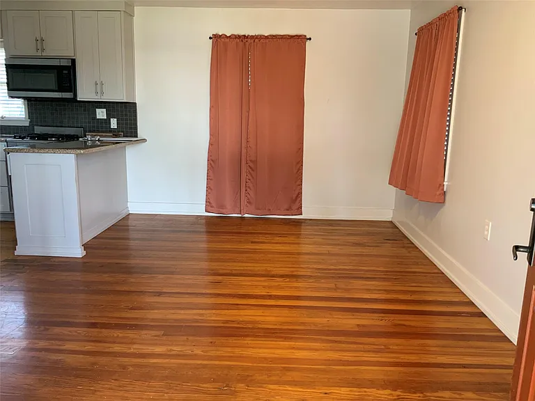 100 W Madison Cor #A — Photo 7