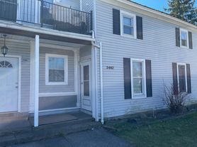 2462 Niagara Rd, Niagara Falls, NY