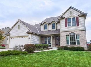 3716 E Rosemont Ct, Oak Creek, WI 53154