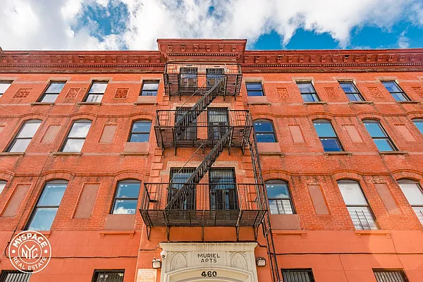 Rented by MySpaceNYC | media 24
