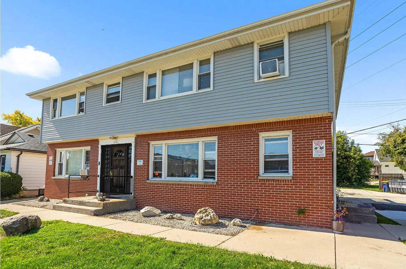 1711 S 92nd St - Unit 3 — Photo 1