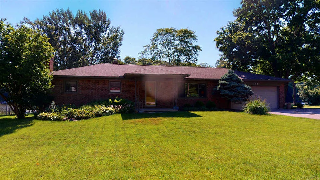 5350 S Lakeshore Dr photo 1