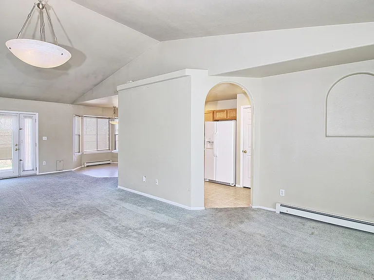 850 Henry Cir — Photo 16