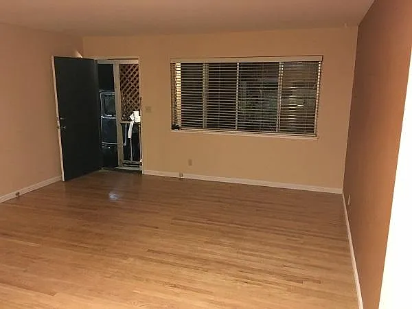 2 bed, 740 sqft, $2,950 — Photo 3