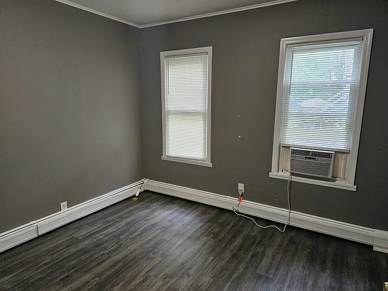 31 Parker Ave #1R — Photo 8