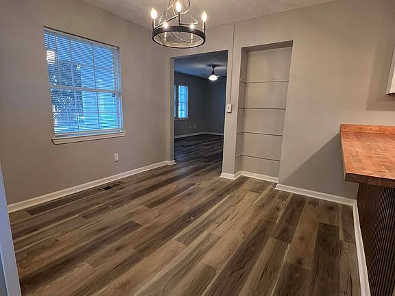 4th image of 2765 Alta Vista Ave
