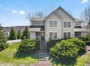 189 Sycamore Ct, Tannersville, PA 18372