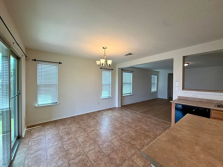 1141 Renaissance Trl — Photo 6