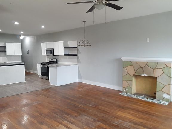 2nd image of 1523 W Summit Ave