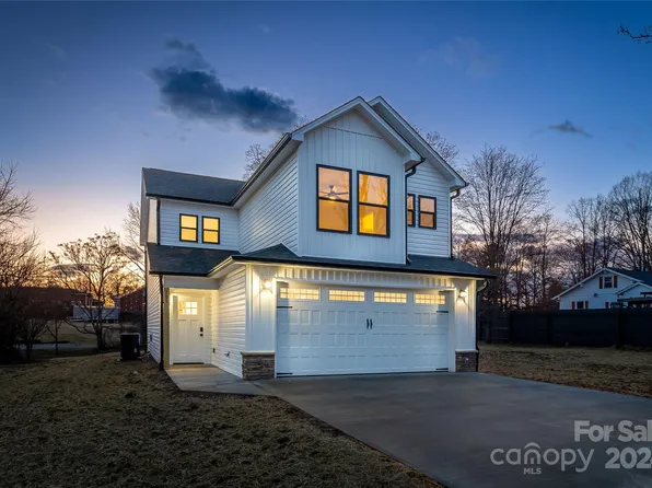295 Woodlawn Dr, Connelly Springs, NC 28612