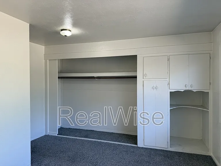 3028 NE Douglas Ave — Photo 2