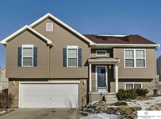 9162 Weber St, Omaha, NE 68122