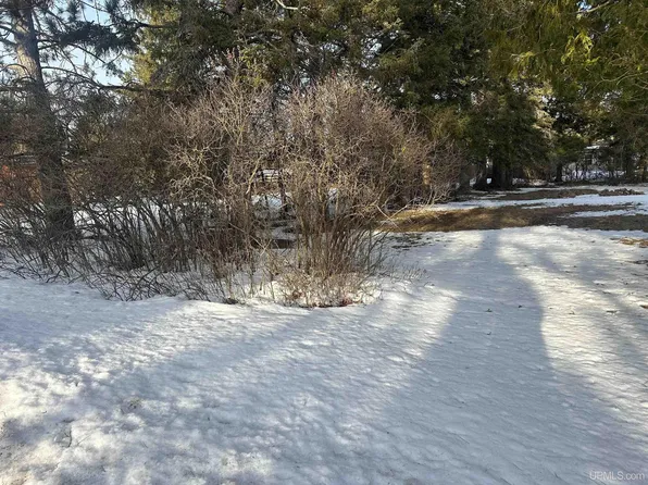 Adams St, Crystal Falls, MI 49920