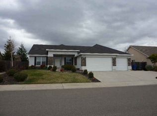 3354 Old Lantern Dr, Redding, CA 96003