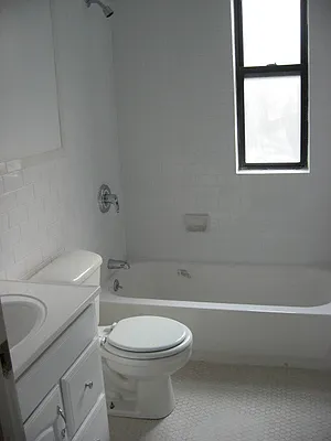 Rented by PMG Real Estate  | media 19
