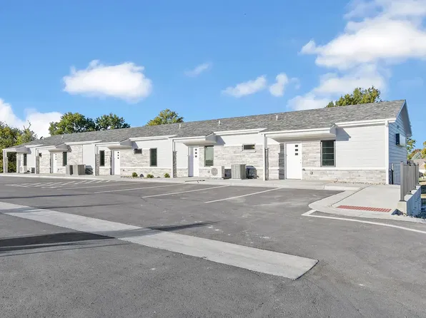1010 Sugarland Dr, Pleasant Hill, MO