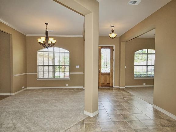 3rd image of 2820 Plantation Dr