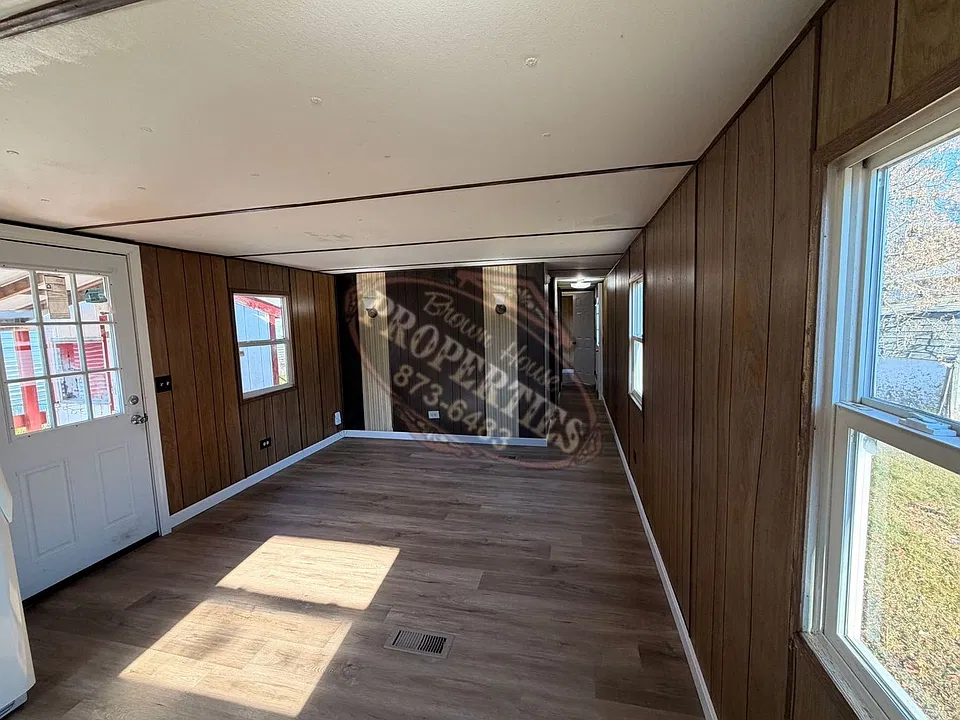 17 Pleasant St