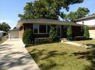 906 N School St, Addison, IL 60101