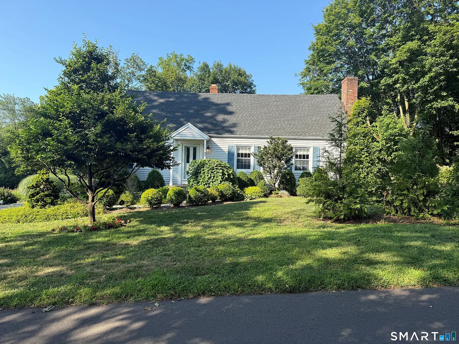 3 bed, 2.0 bath, 1690 sqft, $4,400 — Photo 2