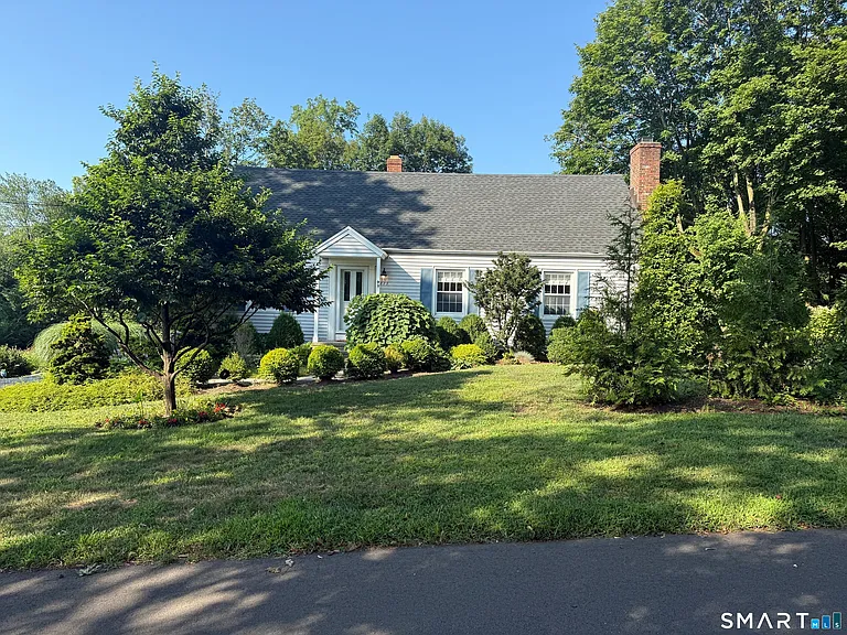 111 Mill Hill Rd — Photo 2