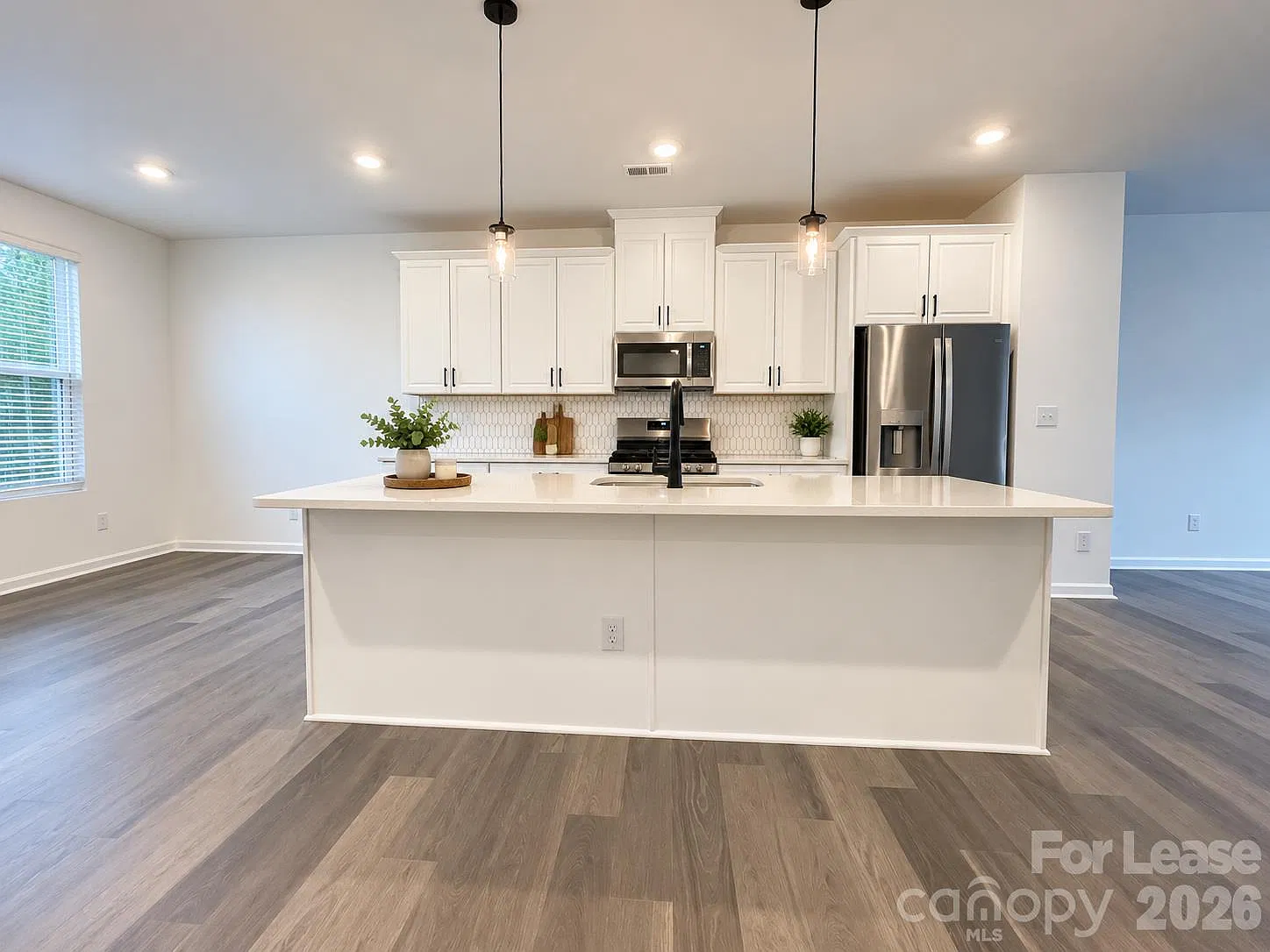 3 bed, 2.5 bath, $2,300 — Photo 2