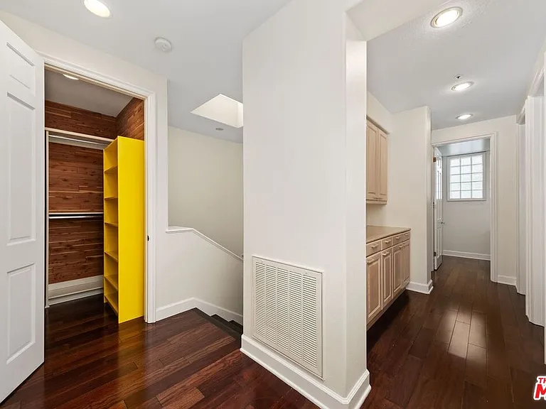 11815 Folkstone Ln — Photo 34