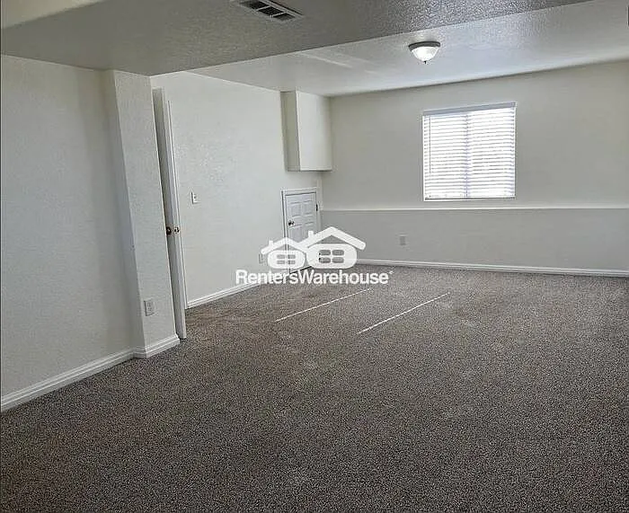 305 Warwick St — Photo 16