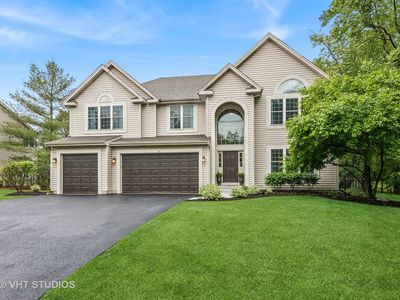 900 Legacy Rdg, Algonquin, IL, 60102
