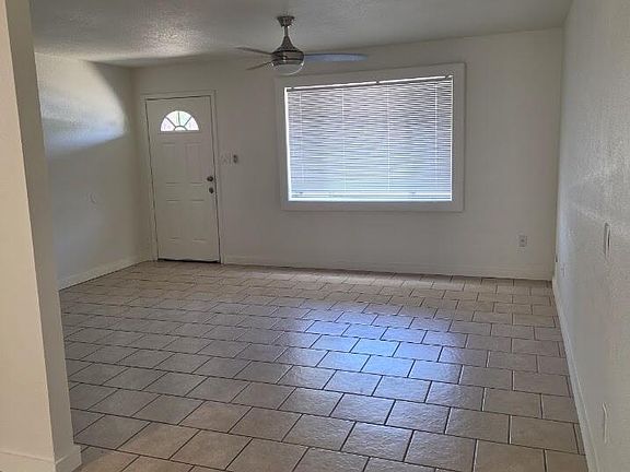 4th image of 35 E Fairmont Dr